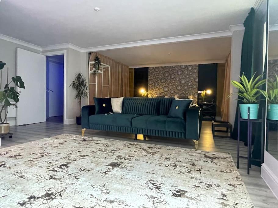 The Exclusive Jacuzzi Apartment برمنغهام المظهر الخارجي الصورة