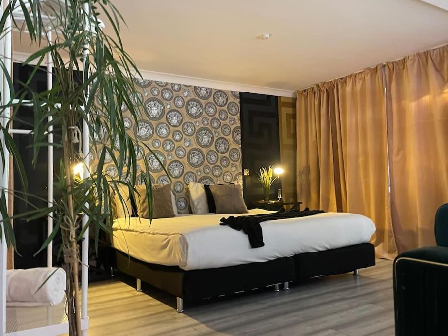 The Exclusive Jacuzzi Apartment برمنغهام المظهر الخارجي الصورة
