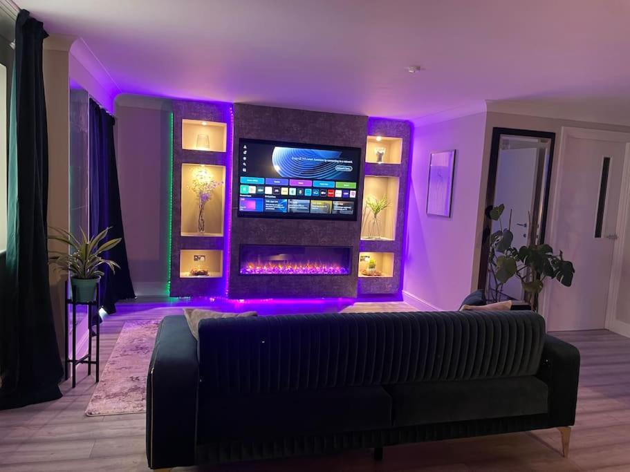 The Exclusive Jacuzzi Apartment برمنغهام المظهر الخارجي الصورة